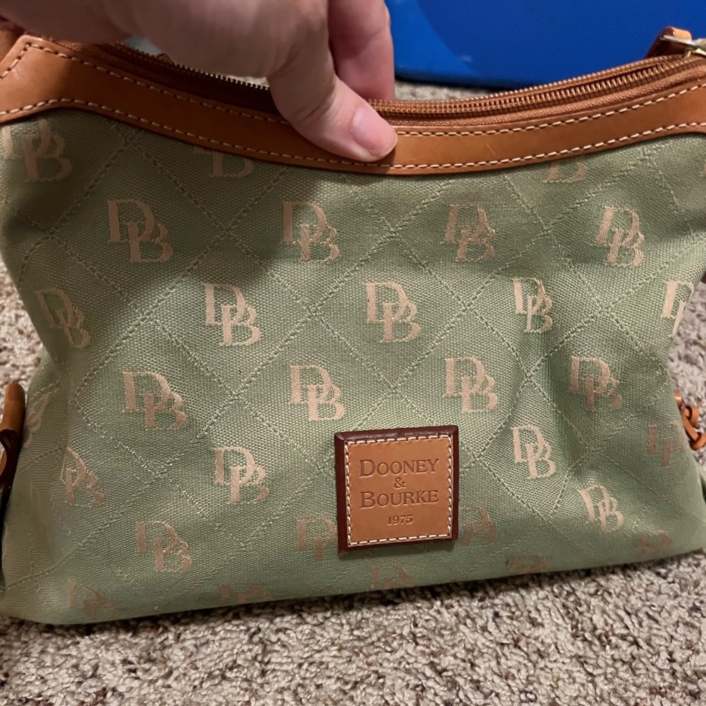 Dooney & Bourke